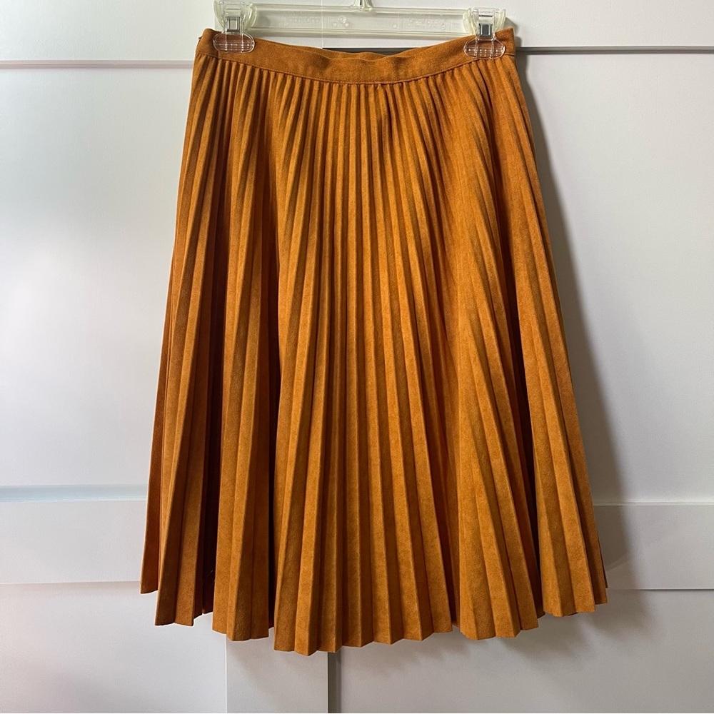 Storee XS suede Elegant Pleated Orange Skirt